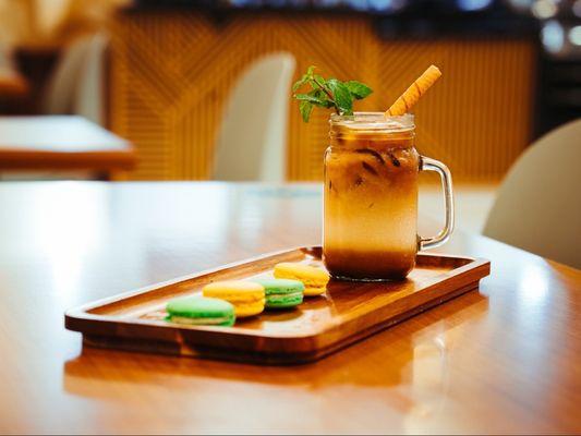 Iced Horchata latte with macaroons