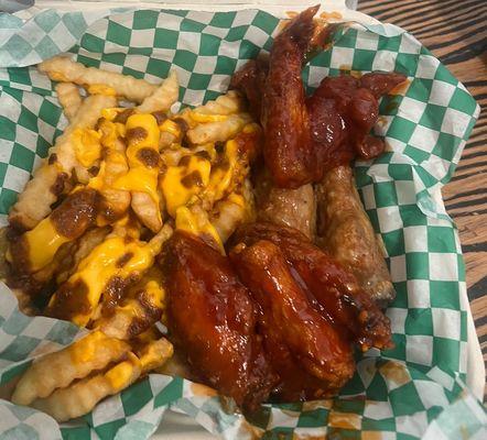 5 Wings Chili Cheese Fries