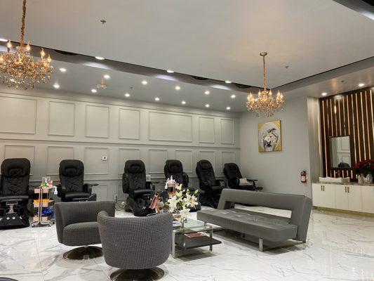 Beautiful comfy crystal nail salon