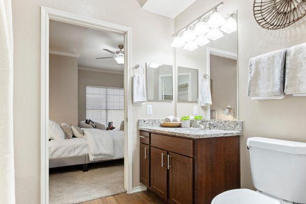 Large bathroom at Rancho Palisades