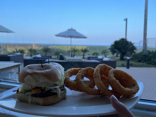 Special Cheeseburger with onion rings