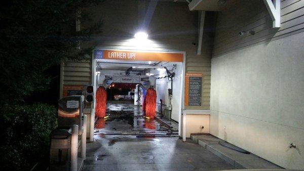 This is the best Shell drive-thru car wash I have ever used. The "Works" seemed short. Watch to assure yourself