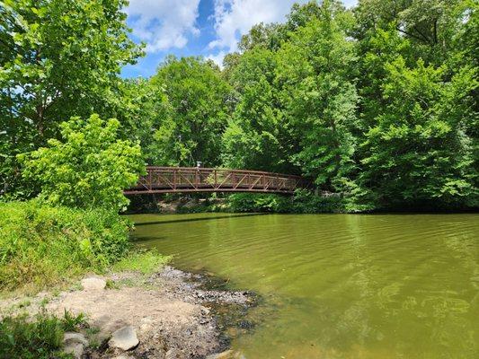 The path I chose, over the bridge.