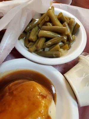 Mashed potatoes and green beans