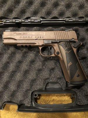 Sig-Sauer 1911 Spartan II