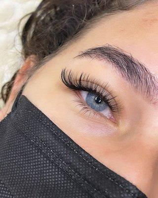 Cat Shape | C curl | Mid lengths | Level 2 Classic Full Set Lash Extensions