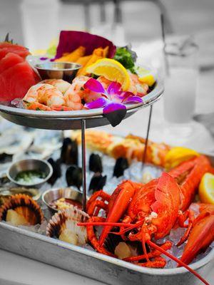 Seafood tower | @whaevaeats