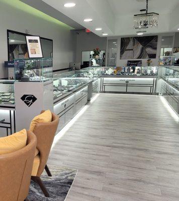 New products and brands, in-house repairs and GIA certified jewelry professionals to assist you.