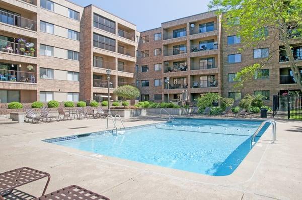 Outdoor Pool with Grills Available