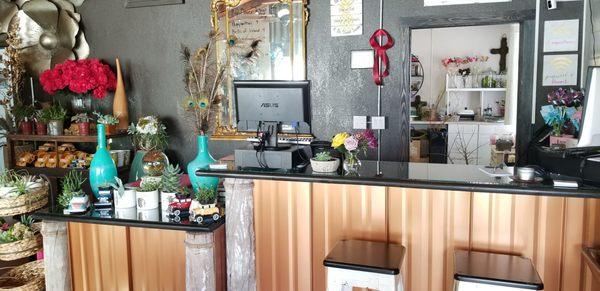 Come in and see our new showroom! Custom florals available...same day delivery.  Awesome customer service!