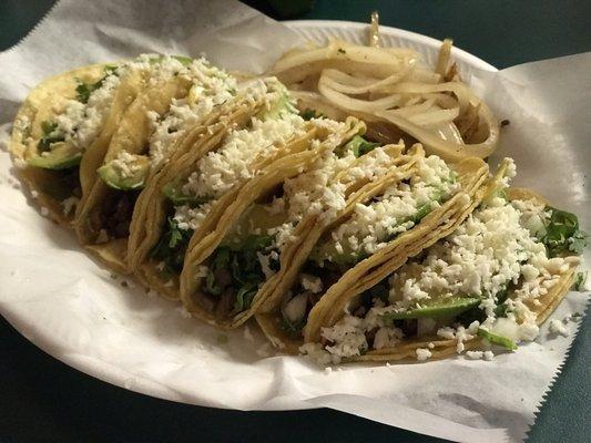 Riquísimos tacos de bistec aparte muy baratos!