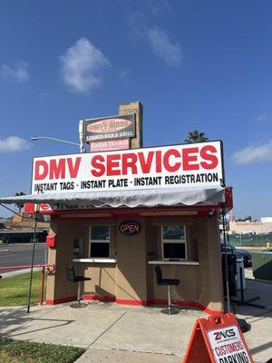 Front of the shop Zak's DMV services.