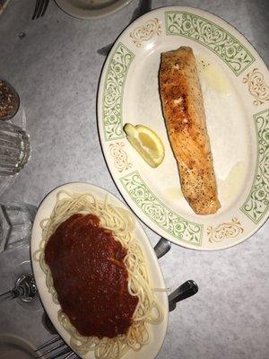 Fellows salmon with spaghetti