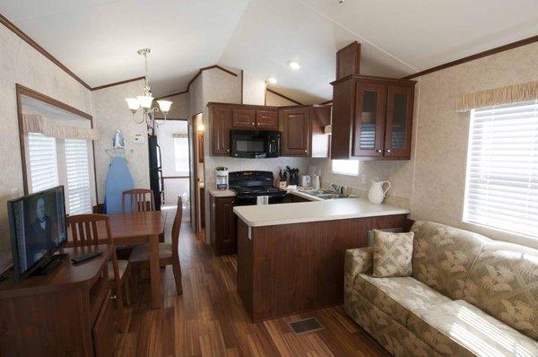 If you don't have your own RV, come stay in one of our fully furnished Park Models. Available daily, weekly or monthly.