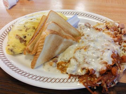 hashbrowns with chili and gravy. #smart