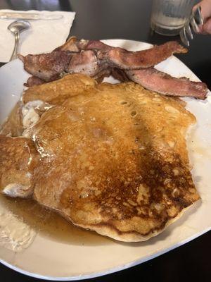 Kids pancakes with bacon