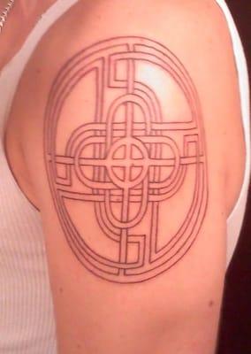 Celtic Knot on Deltoid by Archie @ImCa