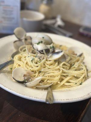 Pasta with clam sauce