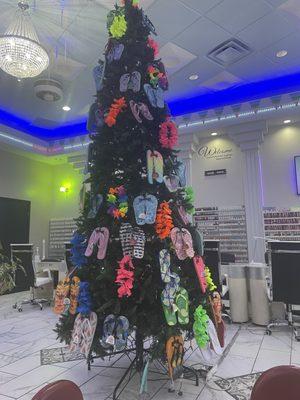 Super cute Summer Pedicure Tree.  Cute and smart!  They decorate for all the seasons!