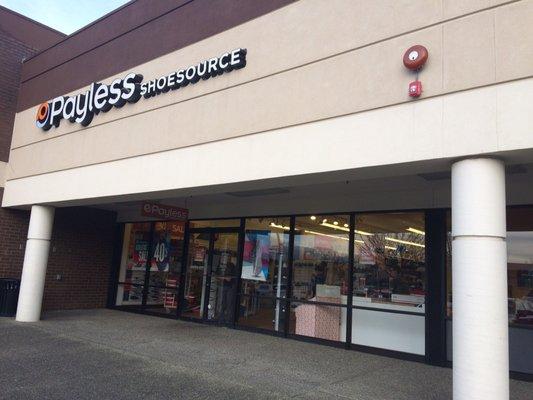 This is the Redmond Payless ShoeSource, which is right next door to Marshall's, in Overlake Fashion Plaza.