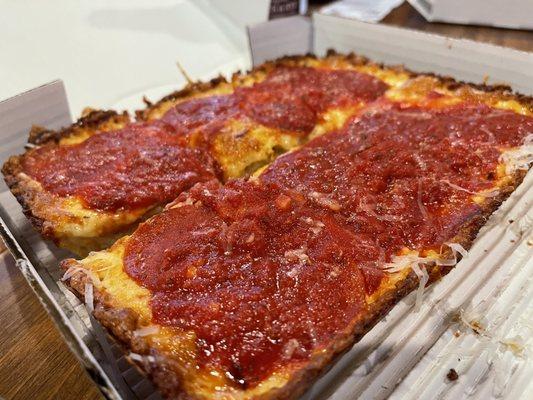 Charles And Reid Detroit Pizza