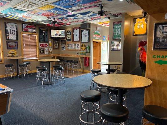 Uncle Mike's Bar and Grille