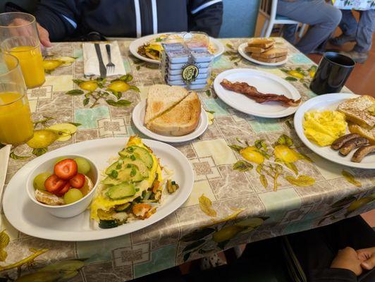 Veggie and California Omelettes and French Toast entree.