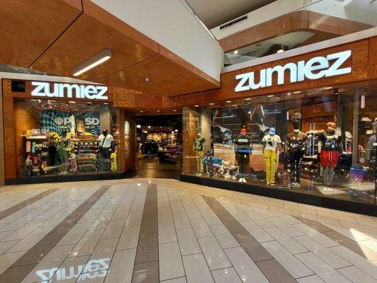 Zumiez