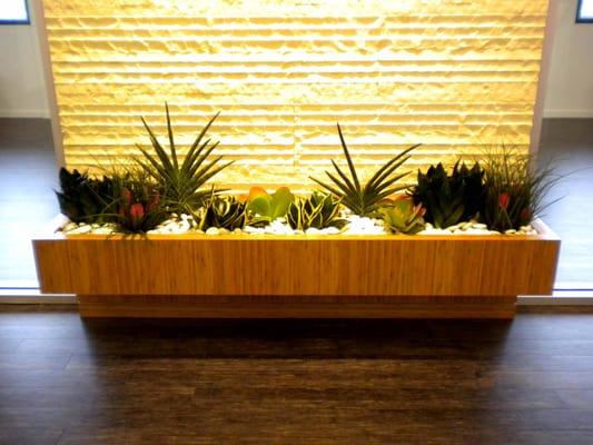 Reception planter