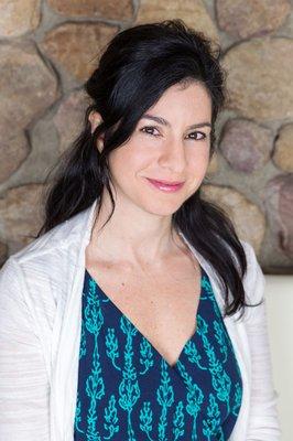 Nicole Johnson MFA, CHHC Certified Holistic Health Coach Institute for Integrative Nutrition (AADP)