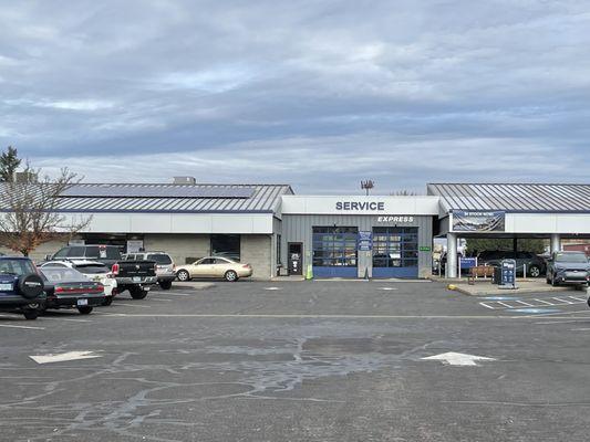 Entrance to SO Subaru.