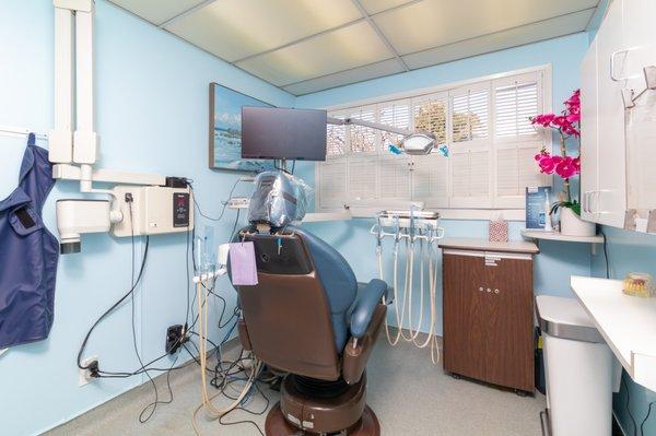 Dental operatories are sanitized and cleaned many times each day to the highest standards of care. Coronavirus ready if you need to see us!