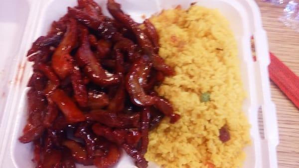 Boneless ribs and fried rice lunch combo.