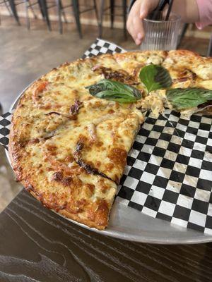 Chicken Bianca pizza