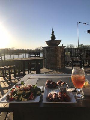 Strawberry spinach salad + buffalo wings + sunset