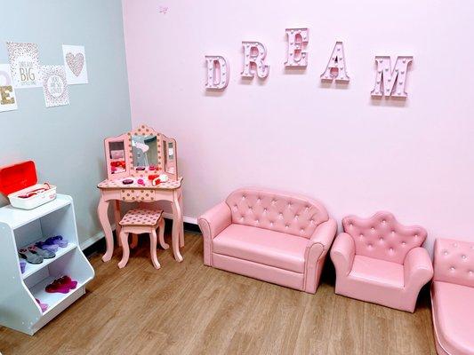 new make vanity and make-up station added to the pink room