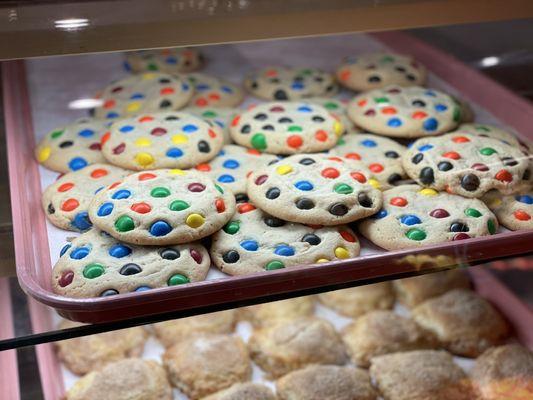 Some of the freshly baked cookies