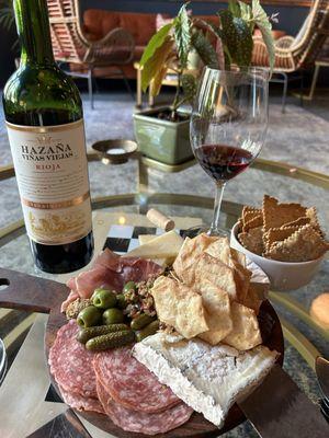 Cheese plate, Hazana vinas viejas rioja 2019.  Note enormous serving of Humboldt Fog cheese!