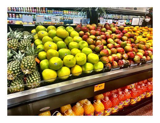 Pete's Fresh Market. Evergreen Park IL. Grocery Fresh Fruits & Vegetable.Fresh Juices .Meats. Freshly Dali. Clean. Mexican Food. etc. Cool.