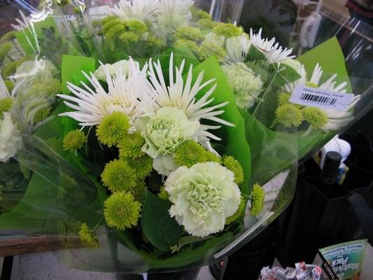 Green Flowers for St Pats Day! Flowers are all Green,neat.