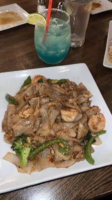 Drunken noodle with shrimp