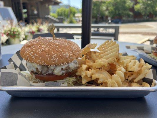 Billy Burger w/ fries