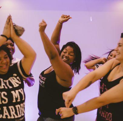 DivaDance inspires confidence AND builds community! Join us and meet your new BFFs in class