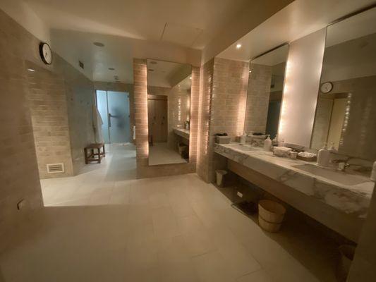 Mens locker room with steam room. Nice and clean.