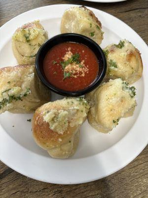 Garlic knots