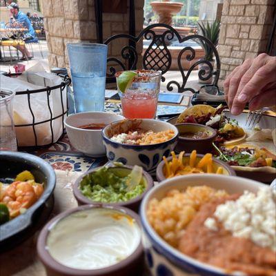 A wonderful selection of nachos & cheese, fajitas and pork tacos