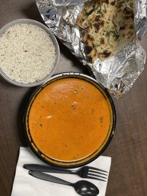 Chicken tikka masala with rice & garlic naan