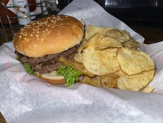 Double Slims burger with chips