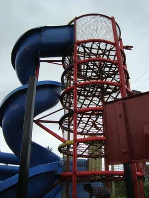 Giant climb/slide