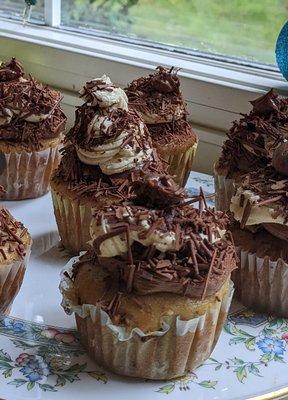 Vegan Vanilla Chocolate Swirl Cupcakes